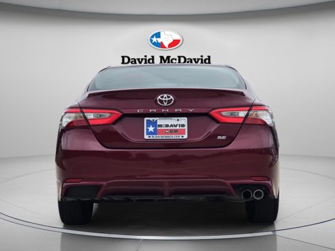 Used 2018 Toyota Camry SE FWD image 5