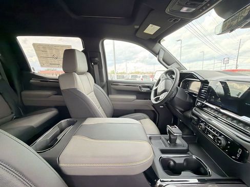 New 2026 Chevrolet Silverado 1500 ZR2 w/ LPO, Dark Essentials Package AWD/4WD image 15