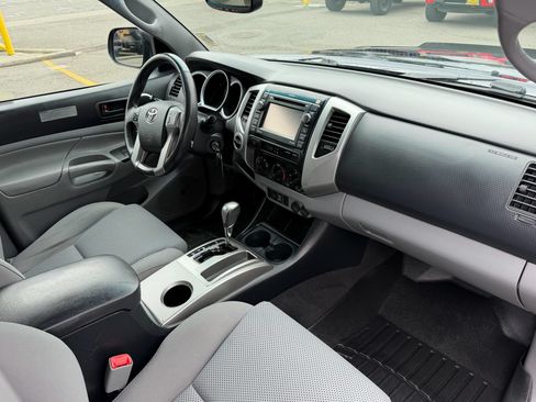 Used 2012 Toyota Tacoma 4x4 Double Cab w/ TRD Off-Road Pkg image 17