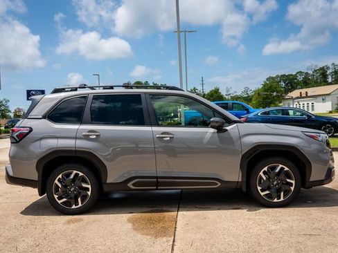 Used 2025 Subaru Forester Limited AWD/4WD image 35