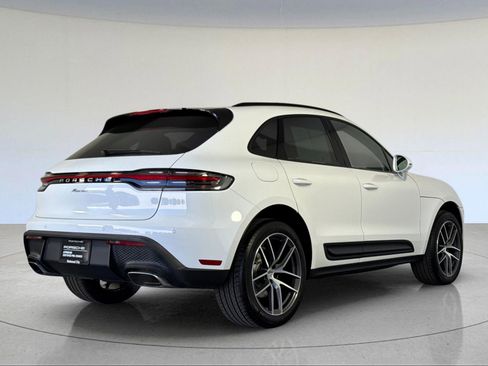 Certified 2025 Porsche Macan image 8