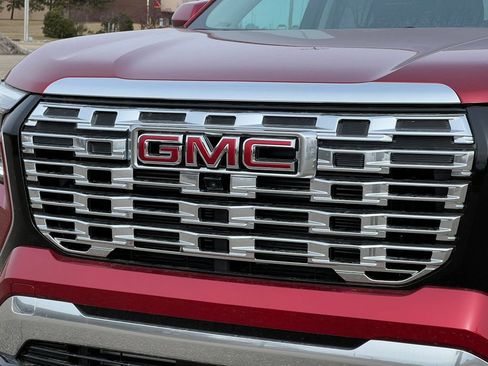 New 2026 GMC Terrain Denali w/ LPO, Floor Liner Package image 41