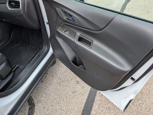 Used 2023 Chevrolet Equinox LT w/ LPO, Floor Liner Package AWD/4WD image 4
