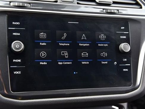 Certified 2024 Volkswagen Tiguan SE image 14