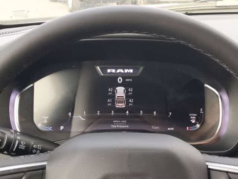 Used 2025 RAM 1500 Big Horn AWD/4WD image 33