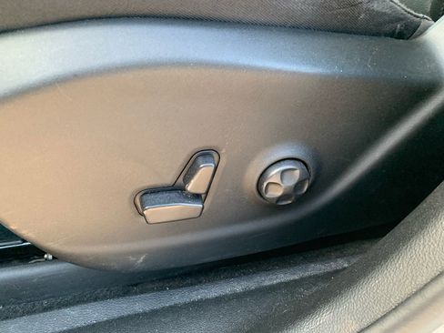 Used 2019 Jeep Cherokee Latitude Plus image 10