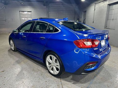 Used 2017 Chevrolet Cruze Premier FWD image 3
