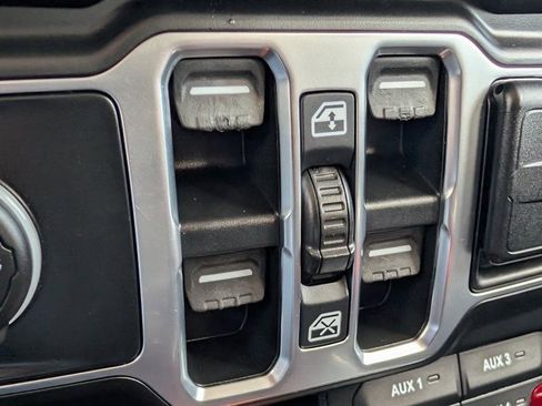 Used 2020 Jeep Wrangler Unlimited Sport image 19