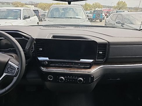 Used 2024 Chevrolet Silverado 1500 LT image 5