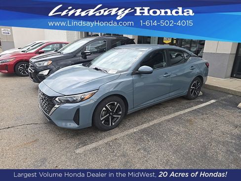 Used 2024 Nissan Sentra SV image 2