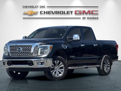 Used 2017 Nissan Titan SL AWD/4WD image 7