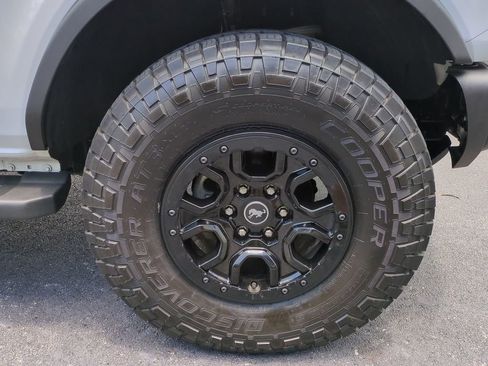 Used 2023 Ford Bronco Wildtrak AWD/4WD image 11