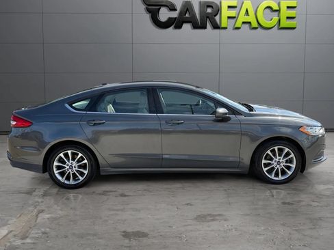 Used 2017 Ford Fusion SE w/ Fusion SE Technology Package FWD image 12