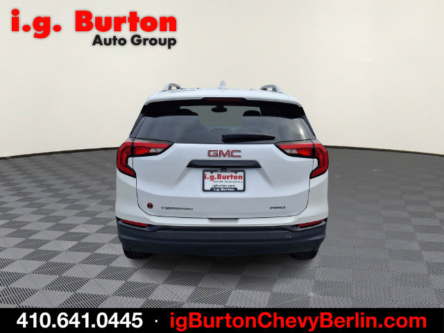 Certified 2021 GMC Terrain SLT w/ LPO, Dark Accent Package AWD/4WD image 5