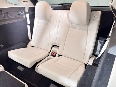 Used 2025 Mercedes-Benz GLE 350 4MATIC image 33