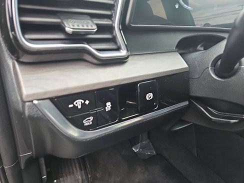 Used 2024 Kia Carnival SX Prestige FWD image 59