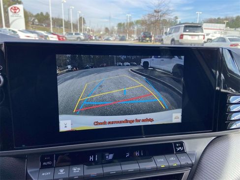 Used 2025 Toyota Camry SE w/ Multimedia Upgrade Package image 21