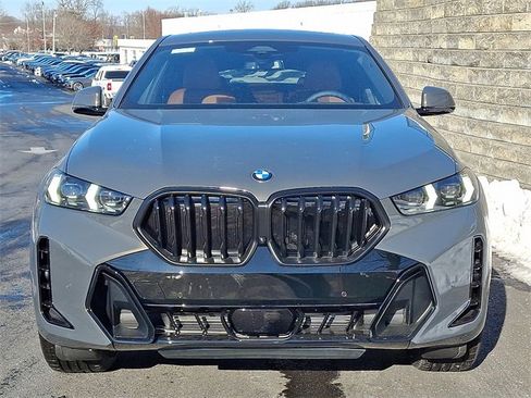 New 2026 BMW X6 xDrive40i w/ Climate Comfort Package image 2