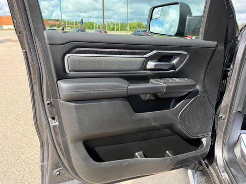 Used 2022 RAM 1500 Big Horn AWD/4WD image 10