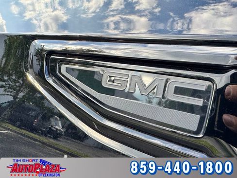 Used 2024 GMC Yukon XL AT4 w/ AT4 Premium Plus Package AWD/4WD image 16