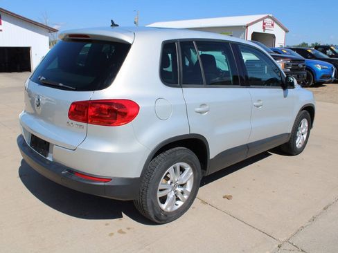 Used 2012 Volkswagen Tiguan S FWD image 8