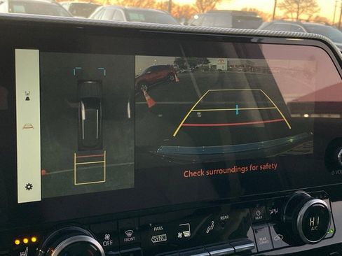 Used 2024 Toyota Highlander Platinum image 23