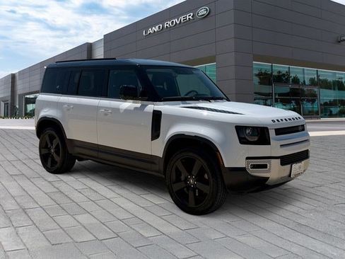 Used 2022 Land Rover Defender 110 S AWD/4WD image 7