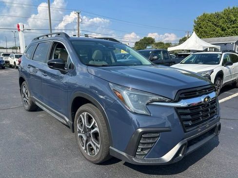 Used 2025 Subaru Ascent Limited w/ Popular Package #1 AWD/4WD image 3