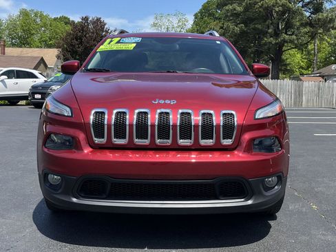 Used 2017 Jeep Cherokee Latitude FWD image 20