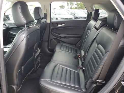 Used 2023 Ford Edge SEL image 16