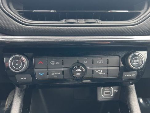 Used 2023 Jeep Compass Altitude image 12