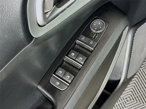 Certified 2025 Kia Soul LX w/ LX Technology Package FWD image 18