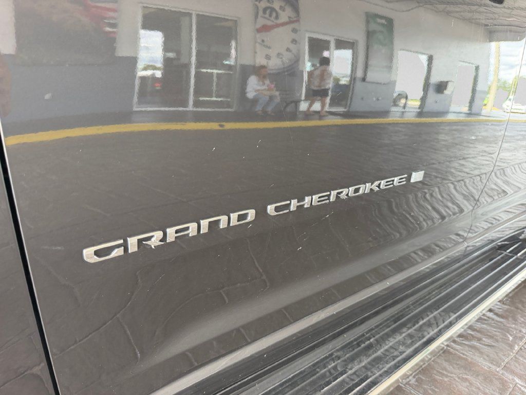 Used 2022 Jeep Grand Cherokee L Overland w/ Advanced Protech Group III RWD image 31