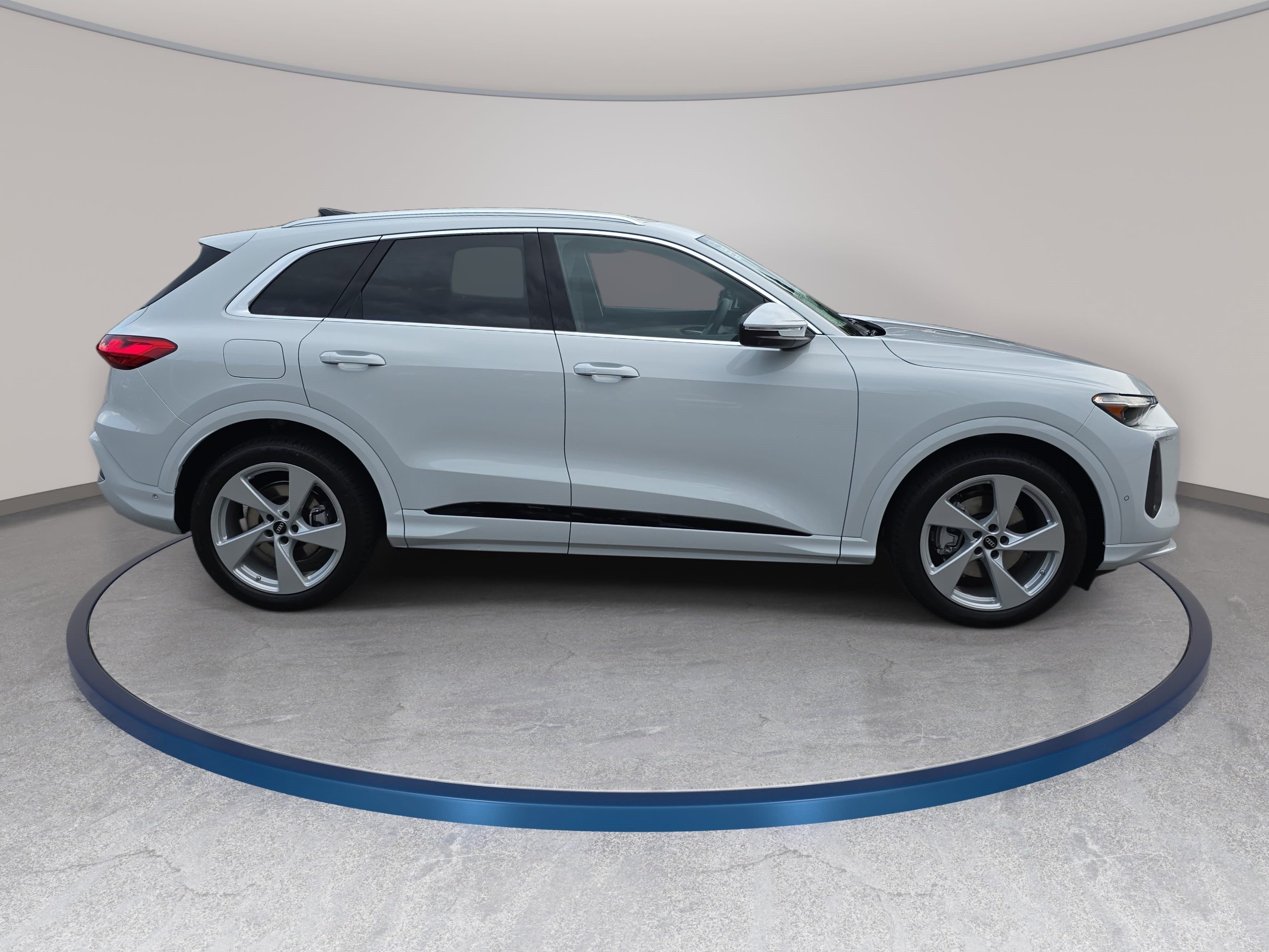New 2026 Audi Q5 Premium Plus AWD/4WD image 4