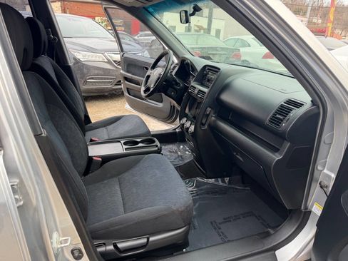 Used 2006 Honda CR-V LX image 17