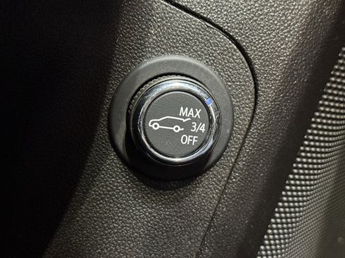 Used 2023 GMC Acadia SLE w/ Infotainment Package image 36