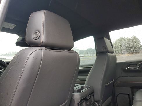 Used 2023 GMC Sierra 1500 AT4 image 10