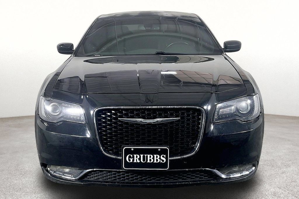 Used 2019 Chrysler 300 S AWD/4WD image 4