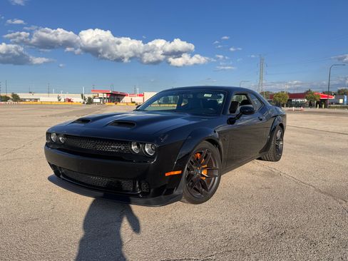 Used 2019 Dodge Challenger SRT Hellcat Redeye image 4