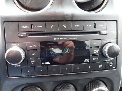 Used 2017 Jeep Compass Latitude AWD/4WD image 25