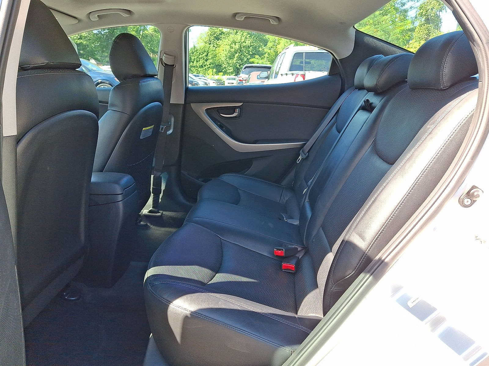 Used 2012 Hyundai Elantra Limited FWD image 26