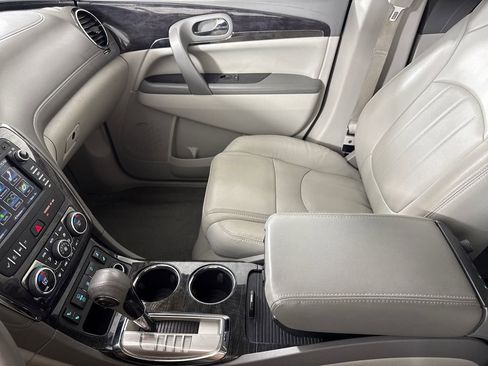 Used 2017 Buick Enclave Leather FWD image 19