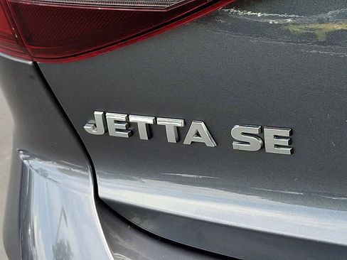 Used 2018 Volkswagen Jetta SE FWD image 32