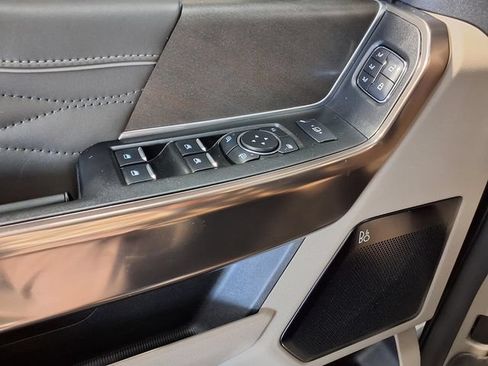 Used 2025 Ford F350 Platinum w/ Platinum Plus Package AWD/4WD image 18