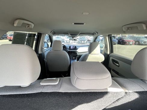 Used 2023 Nissan Rogue SV image 23