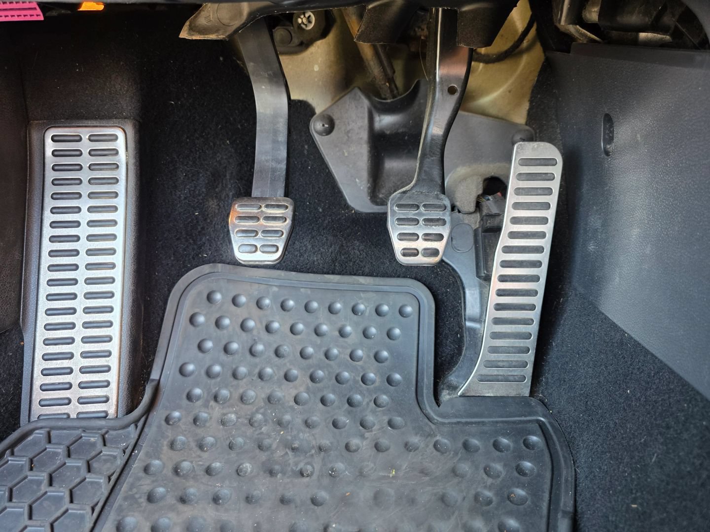 Used 2010 Volkswagen GTI 2-Door FWD image 21