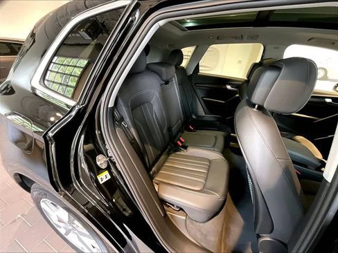 Used 2023 Audi Q5 2.0T Premium w/ Convenience Package AWD/4WD image 24