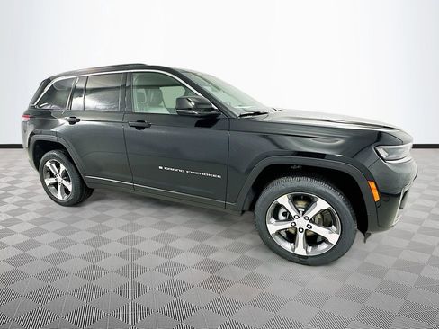 New 2026 Jeep Grand Cherokee Limited image 3