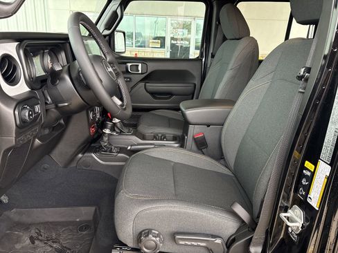 New 2025 Jeep Gladiator Willys image 11