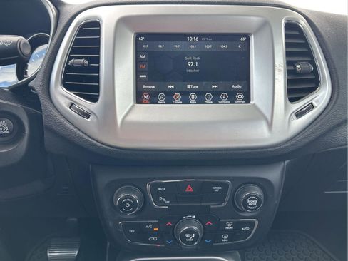 Used 2019 Jeep Compass Sport AWD/4WD image 28
